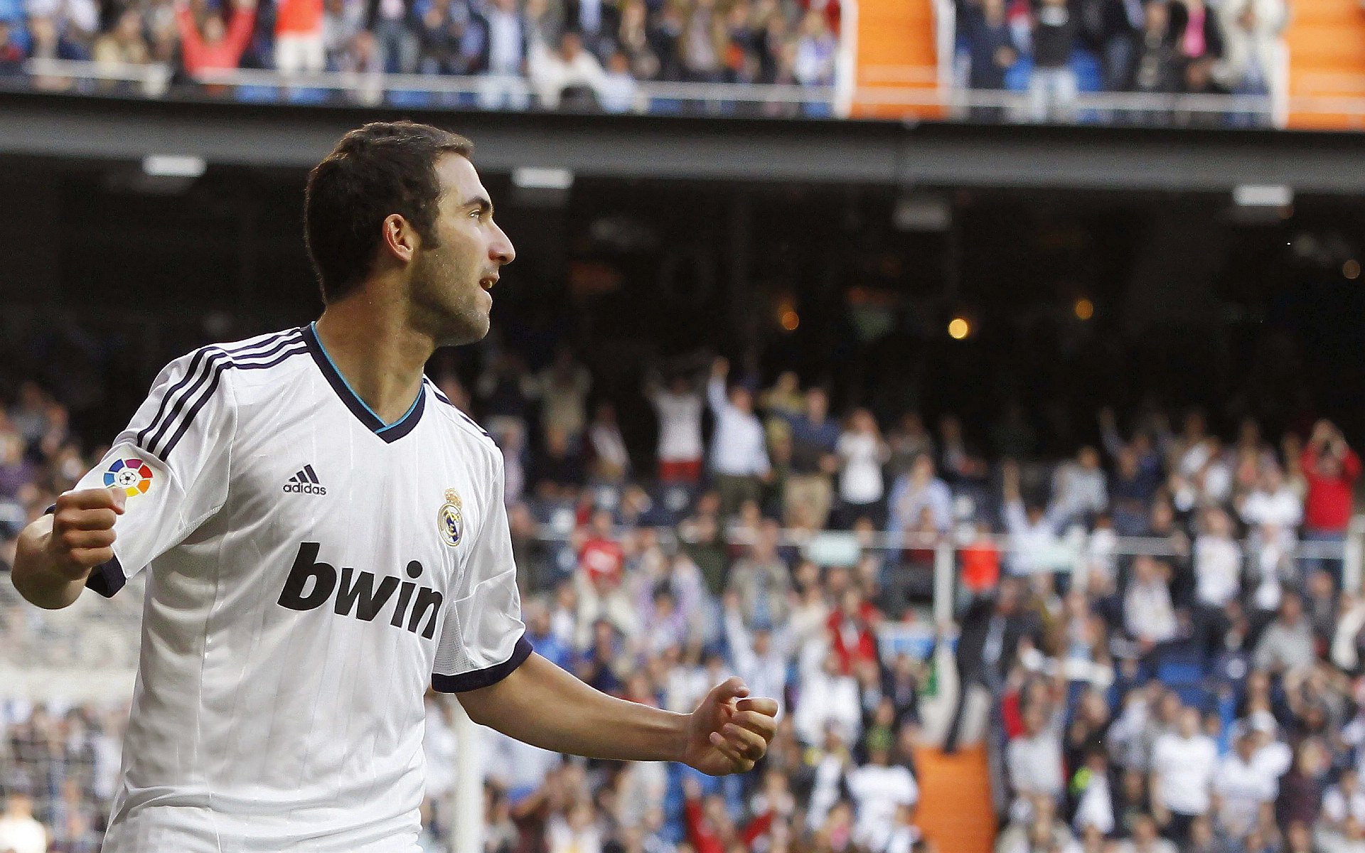 “德甲火药味十足，争冠集团逐渐成形”，争冠组赛程